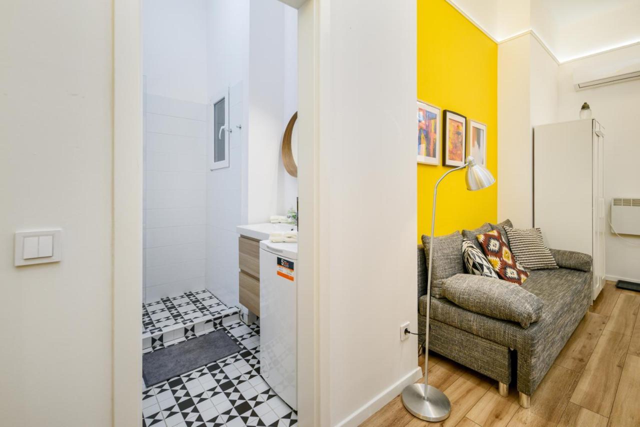 Stylish Yellow Suite In The Heart Of บูดาเปสต์ ภายนอก รูปภาพ